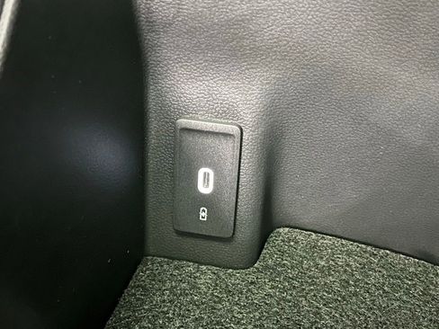 New 2026 Volkswagen Atlas Cross Sport SEL Premium R-Line image 15