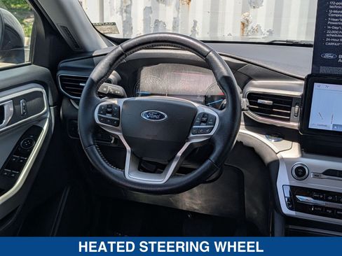 Certified 2022 Ford Explorer XLT w/ Equipment Group 202A RWD image 18