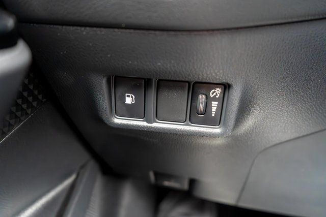 Used 2022 Toyota C-HR FWD image 27