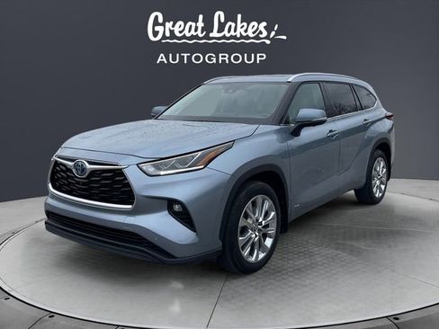 Used 2024 Toyota Highlander Limited image 1