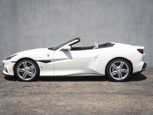 Used 2023 Ferrari Portofino M RWD image 2