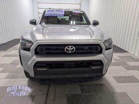 Used 2025 Toyota 4Runner SR5 image 6