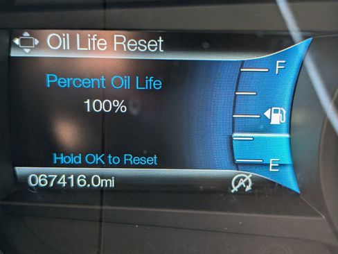 Used 2017 Ford Fusion SE w/ Fusion SE Technology Package image 20