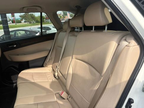 Used 2015 Subaru Outback 3.6R Limited AWD/4WD image 9