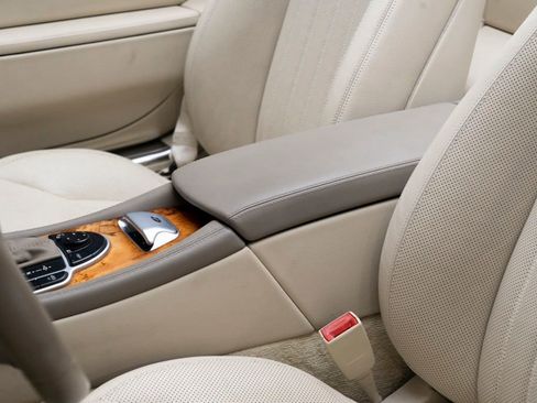 Used 2009 Mercedes-Benz SL 550 image 17