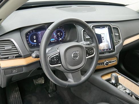 Used 2023 Volvo XC90 B6 Plus w/ Protection Package Premier image 13