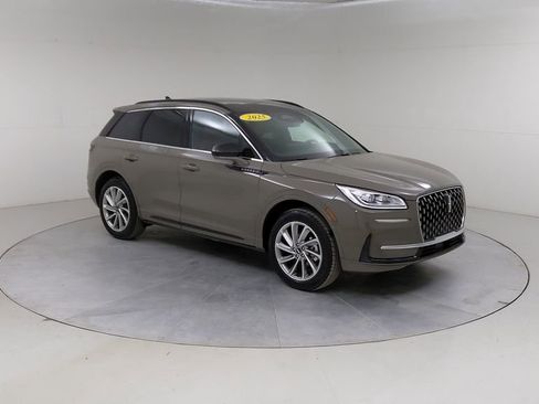 Used 2025 Lincoln Corsair Grand Touring w/ Towing Package image 11