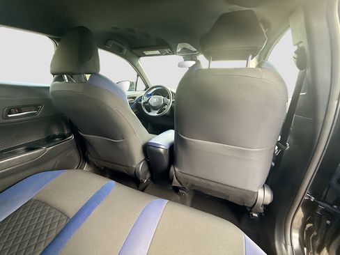 Used 2021 Toyota C-HR XLE image 28