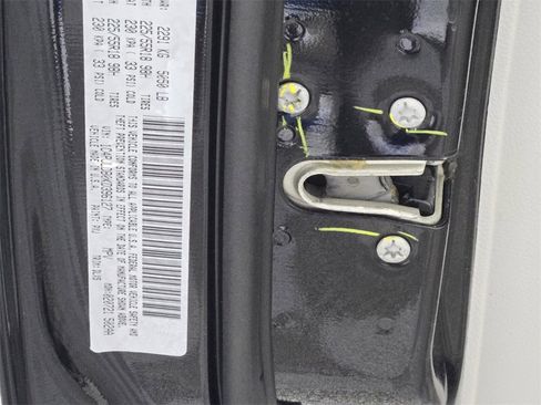 Used 2019 Jeep Cherokee Limited image 17