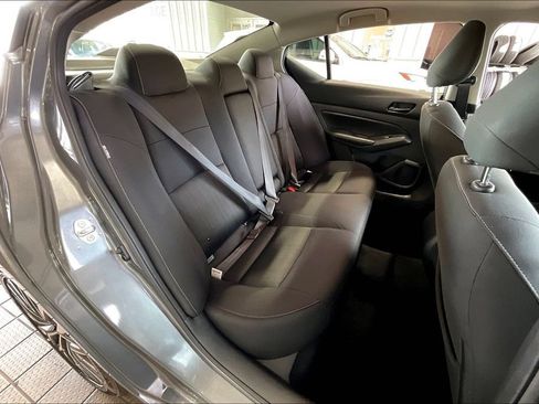 Used 2025 Nissan Altima 2.5 SV FWD image 15