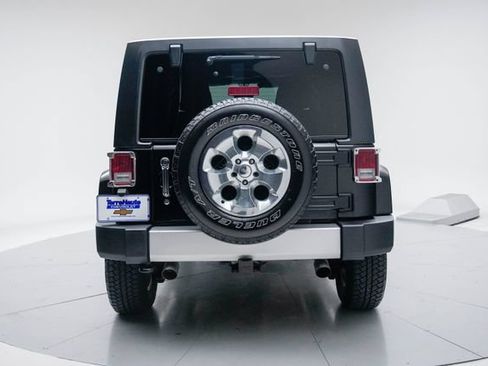 Used 2023 Jeep Wrangler Unlimited Sahara w/ LED Lighting Group AWD/4WD image 9