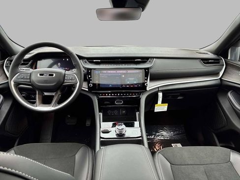 New 2026 Jeep Grand Cherokee Altitude AWD/4WD image 8