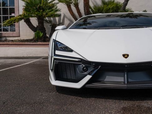 Used 2025 Lamborghini Revuelto AWD/4WD image 27