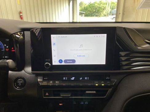 Used 2025 Toyota Camry LE FWD image 38