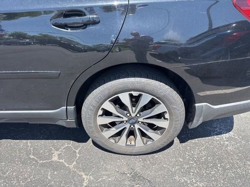 Used 2017 Subaru Outback 2.5i Limited AWD/4WD image 18