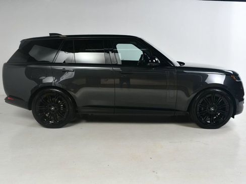 Used 2023 Land Rover Range Rover SE image 4