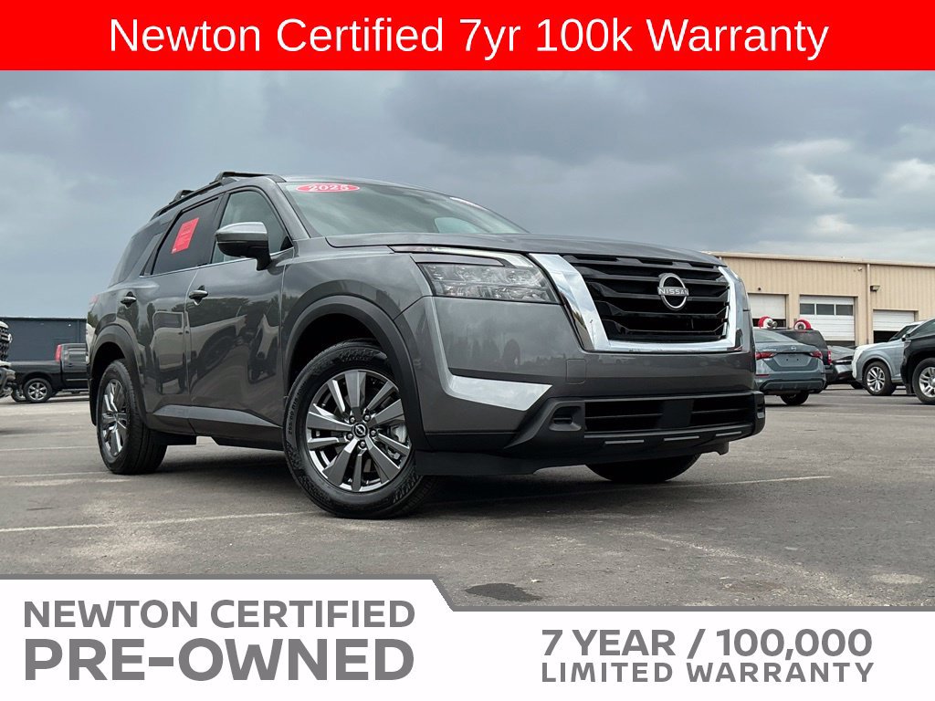 Used 2025 Nissan Pathfinder SV w/ SV Premium Package FWD image 30
