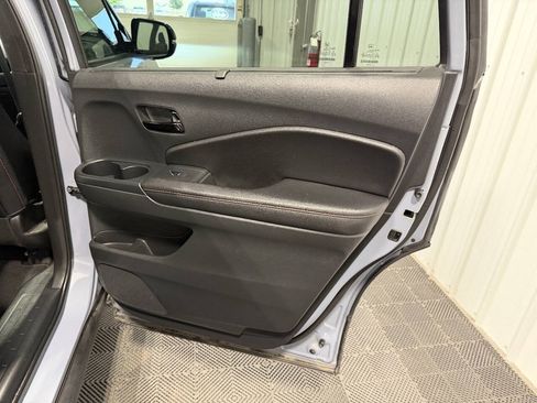 Used 2024 Honda Passport Black Edition image 29