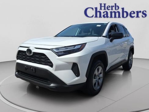 Used 2023 Toyota RAV4 LE AWD/4WD image 7