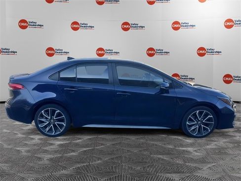 Used 2022 Toyota Corolla SE w/ SE Premium Package image 8