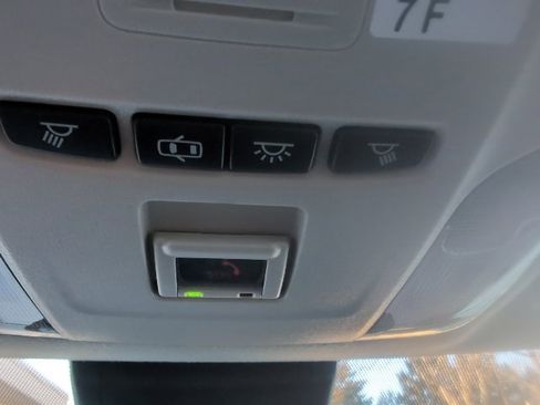 Used 2022 Toyota Corolla LE image 20