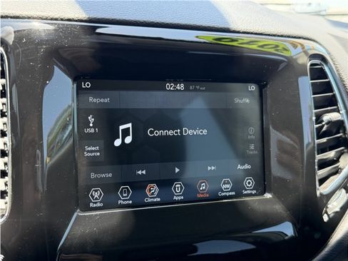 Used 2019 Jeep Compass Latitude FWD image 47