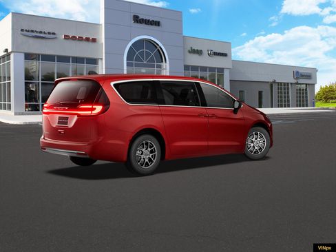 New 2027 Chrysler Pacifica Select FWD image 8