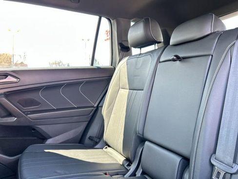 Used 2022 Volkswagen Tiguan SE R-Line image 21