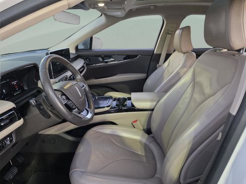 Used 2022 Lincoln Nautilus Reserve w/ Equipment Group 201A image 9