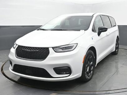 Used 2024 Chrysler Pacifica Limited