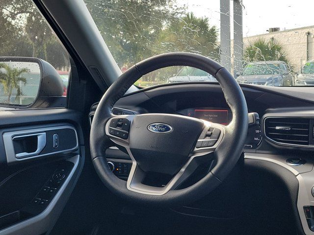 Used 2024 Ford Explorer XLT w/ Equipment Group 202A RWD image 3