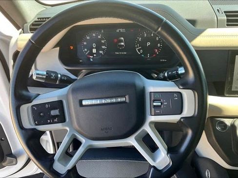 Used 2022 Land Rover Defender 90 X-Dynamic S image 5