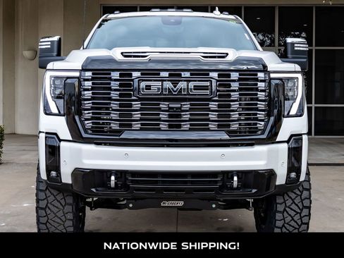 Used 2025 GMC Sierra 2500 Denali Ultimate image 4