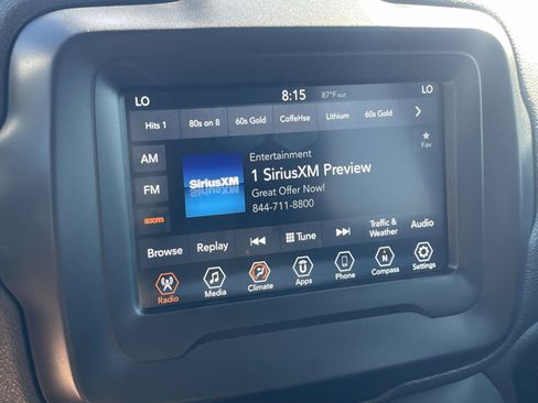 Used 2018 Jeep Renegade Latitude FWD image 17