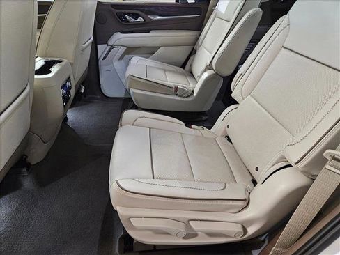 Used 2023 GMC Yukon Denali image 16