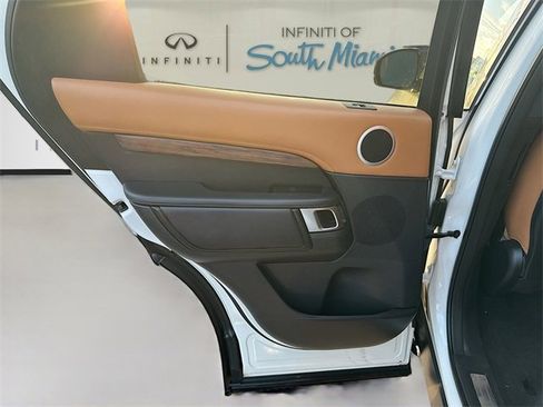 Used 2019 Land Rover Discovery HSE Luxury image 27