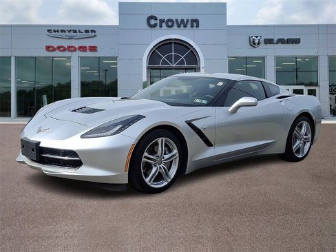 Used 2017 Chevrolet Corvette Stingray Coupe w/ 3LT Preferred Equipment Group image 3