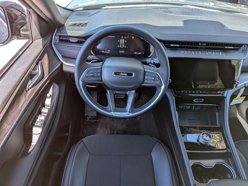 New 2026 Jeep Grand Cherokee Altitude RWD image 18