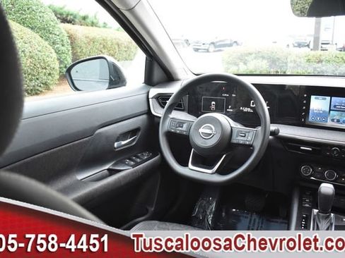 Used 2025 Nissan Kicks SV w/ Interior Electronics Package FWD image 24