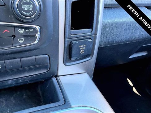 Used 2016 RAM 1500 Big Horn w/ Luxury Group image 16