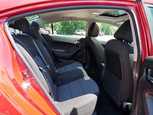 Used 2018 Kia Forte S w/ S Technology Plus Package FWD image 9