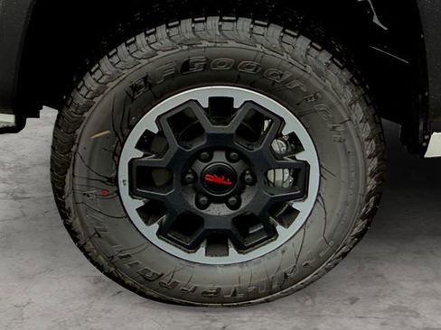 New 2026 Toyota Tacoma TRD Off-Road w/ TRD Off Road Upgrade Package AWD/4WD image 9