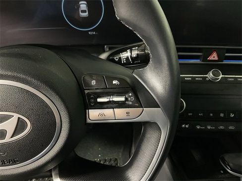Used 2024 Hyundai Elantra Limited image 27
