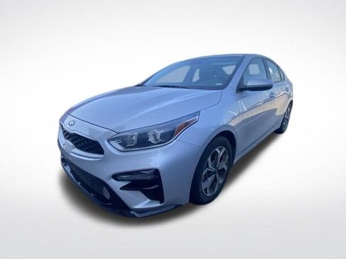 Used 2021 Kia Forte LXS FWD image 2