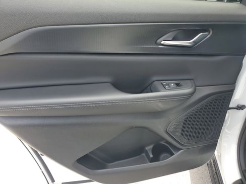 Used 2024 Jeep Grand Cherokee L Altitude image 31