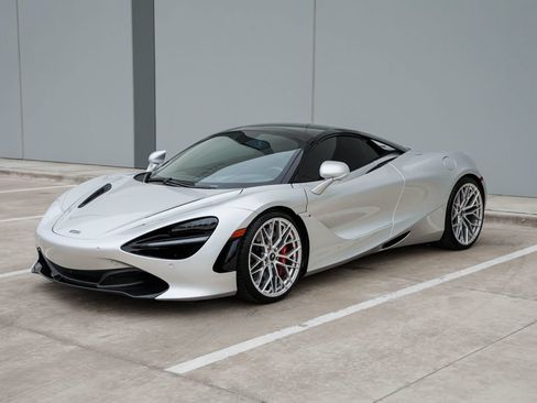 Used 2020 McLaren 720S Performance RWD image 25