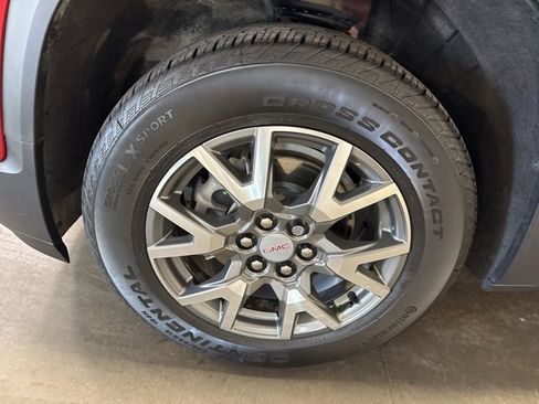 Used 2023 GMC Acadia SLE w/ Driver Convenience Package image 8