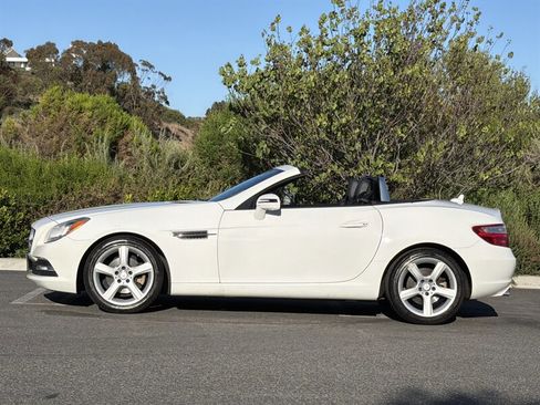 Used 2015 Mercedes-Benz SLK 250 image 3