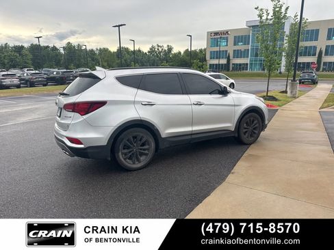 Used 2017 Hyundai Santa Fe Sport 2.0T FWD image 4