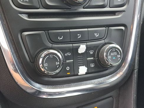 Used 2013 Buick Encore Convenience AWD/4WD image 25